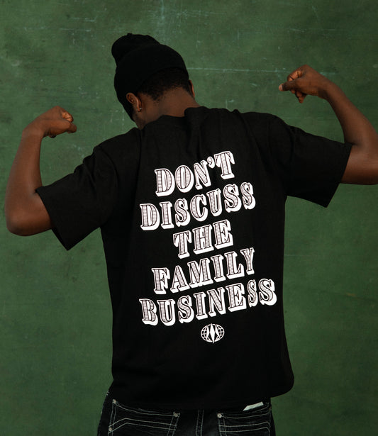 BLACK FAMILIA T-SHIRT
